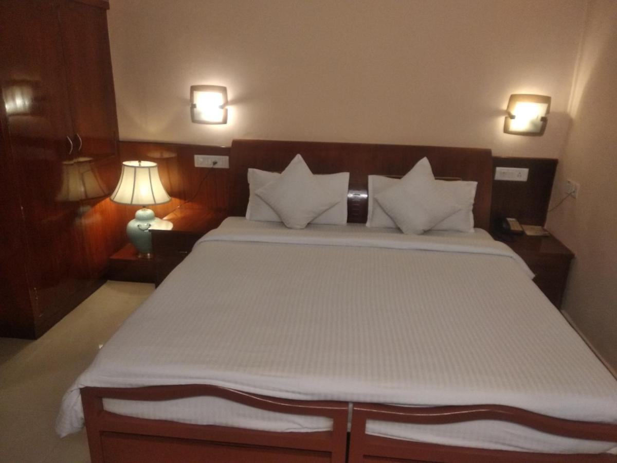 Kpm Regency Hotel Palakkad Luaran gambar